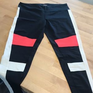 Reebok Speedwick Geometric leggings size large